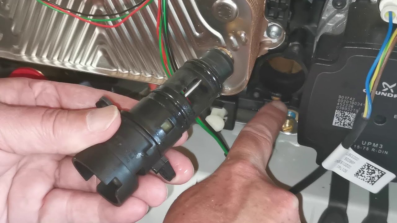 Vaillant ecoFIT diverter valve repair with Fit Once™. Lasting fix - no drain to replace worn seals