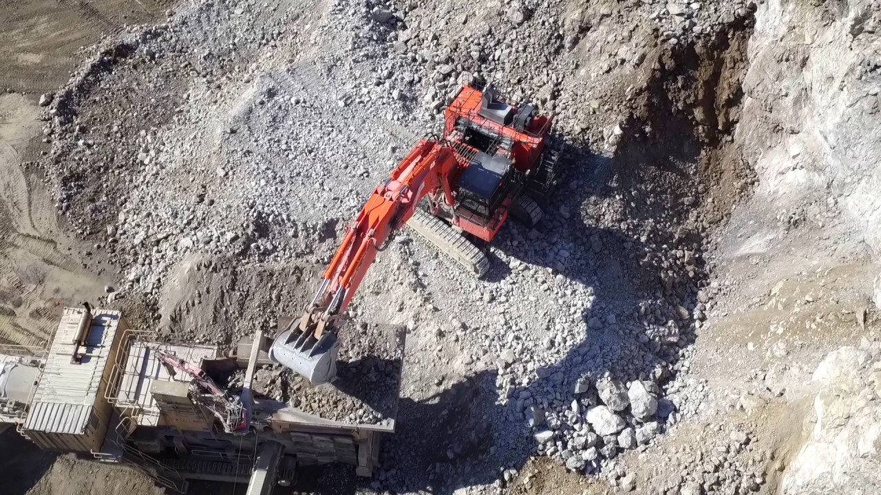 Hitachi EX1900-6 Swindonin louhoksella