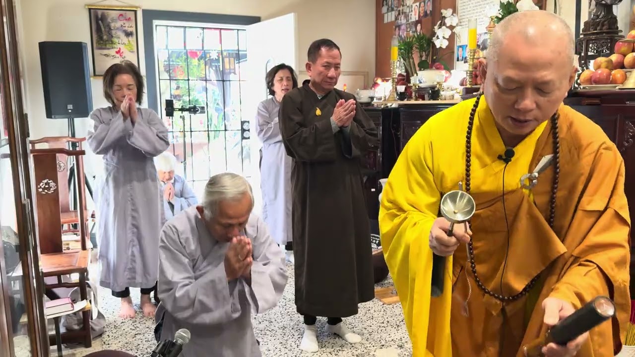 Trì tụng lương hoàng sám chua thiên Phuoc Cali 
