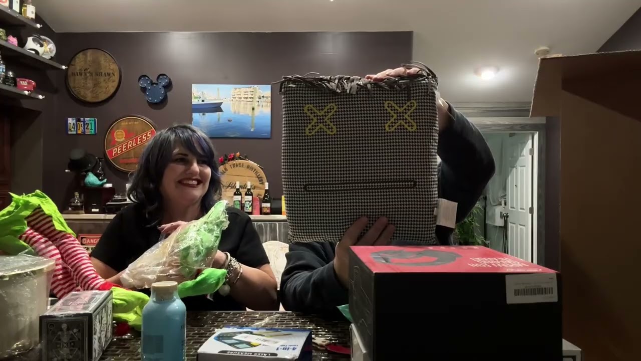 What’s in my box/fun delivered 