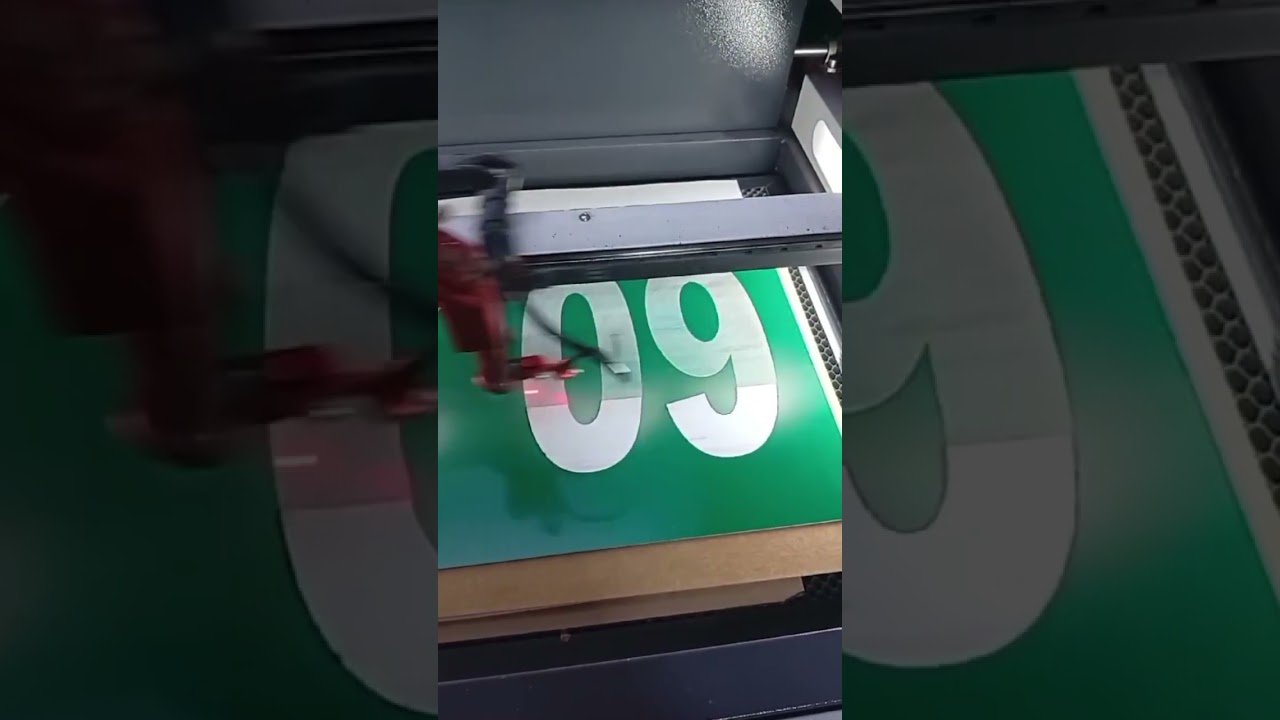 #engraving #traffolyate #reels #qatarnight #viralvideo #engraved #engravingprocess #light