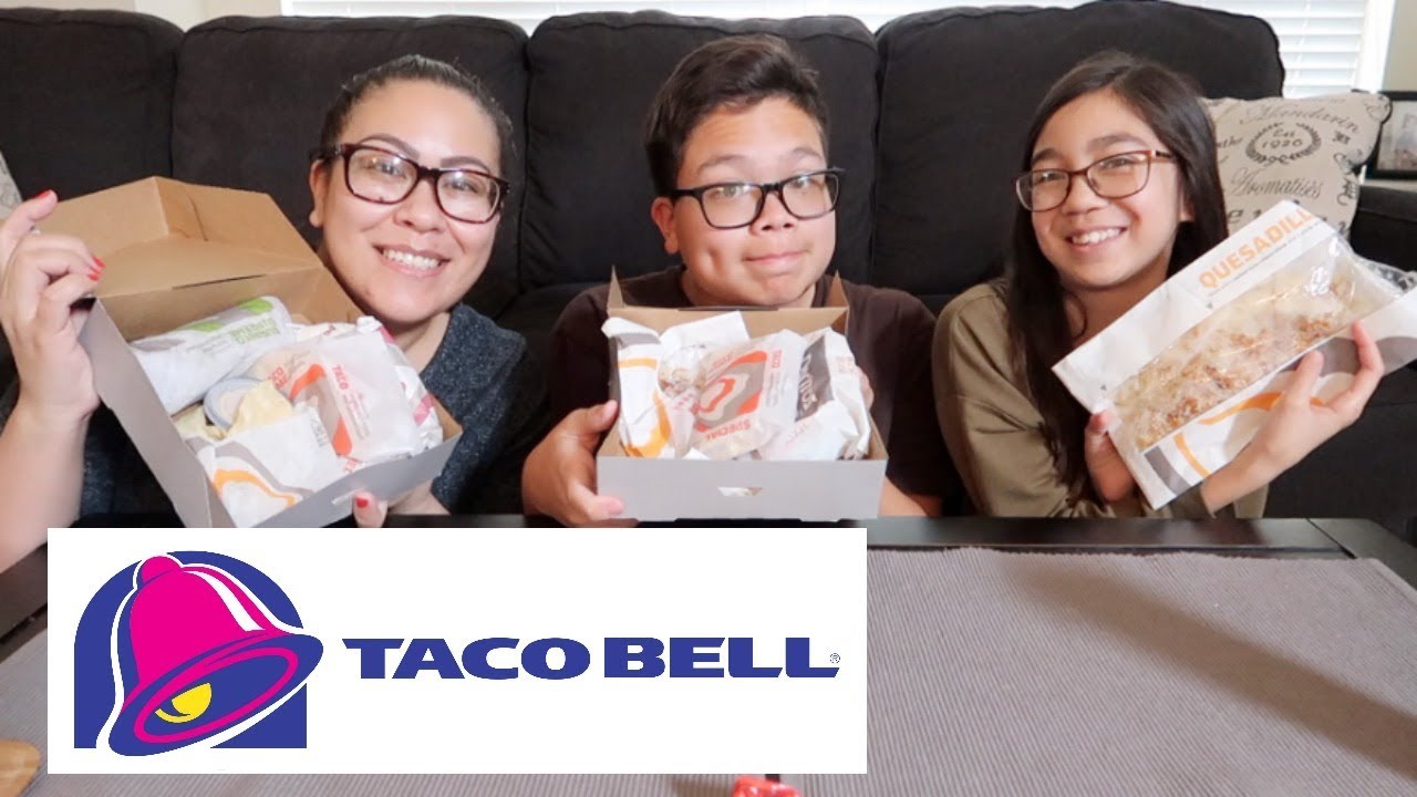 TACO BELL CRISPY CHICKEN QUESADILLA | MUKBANG (EAT WITH US)