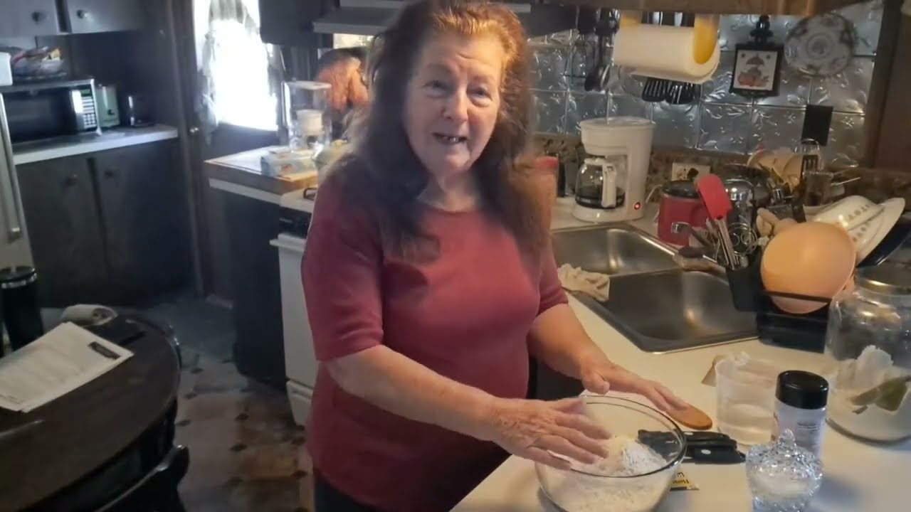 Как насчет чего-нибудь к оставшемуся куриному супу с клецками?