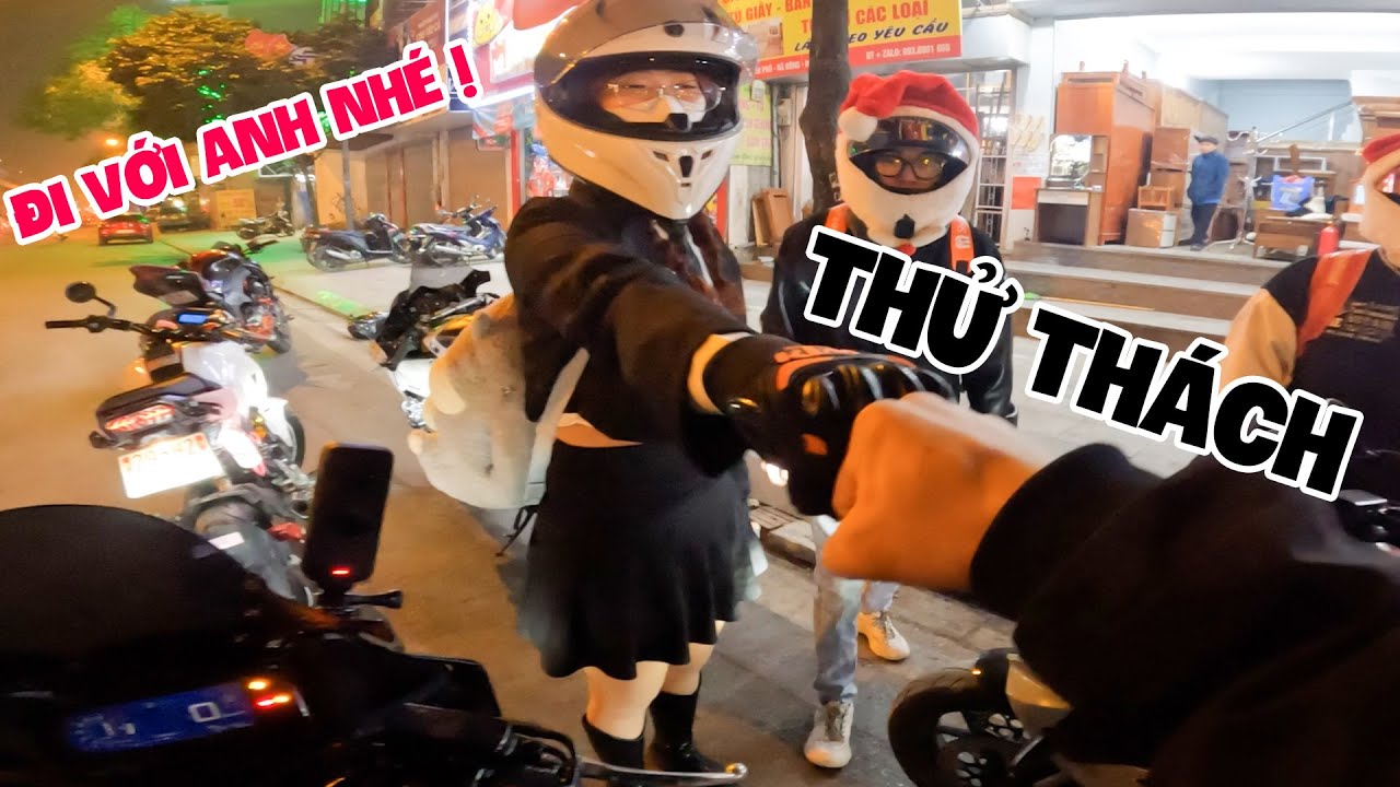 Thử Thách Tặng Quà Cho Trẻ Con, Người VGC Và Phản Ứng Của Mọi Người Khi Thấy 5 Santa Đi Moto PKL