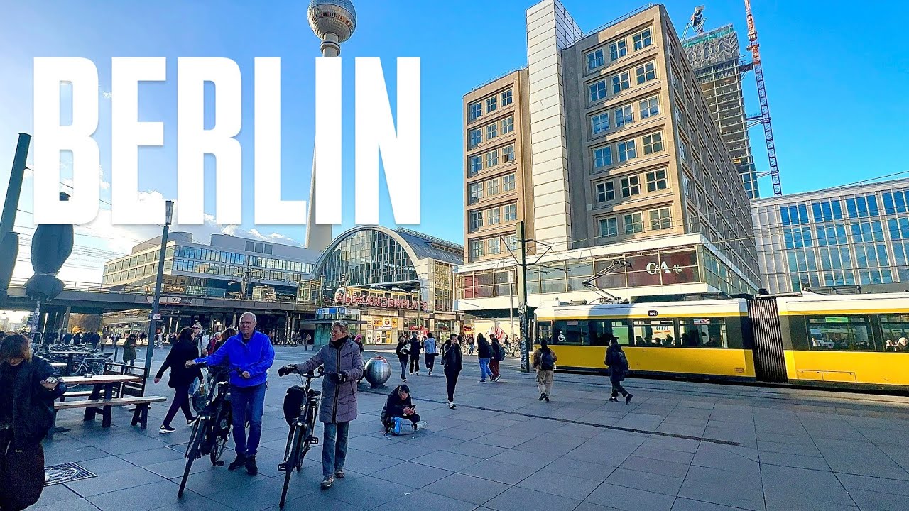 BERLIN GERMANY| TOURIST STILL VISITING THE CITY IN AUTUMN | WALKING TOUR