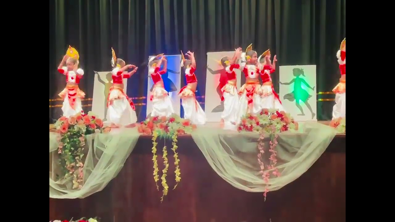 Puuja dance(පූජා නර්තය) 4+ little girls 