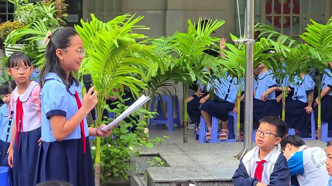 Hoạt động trải nghiệm khối lớp 5 chủ đề: Yêu thương gia đình - Tôn trọng phụ nữ