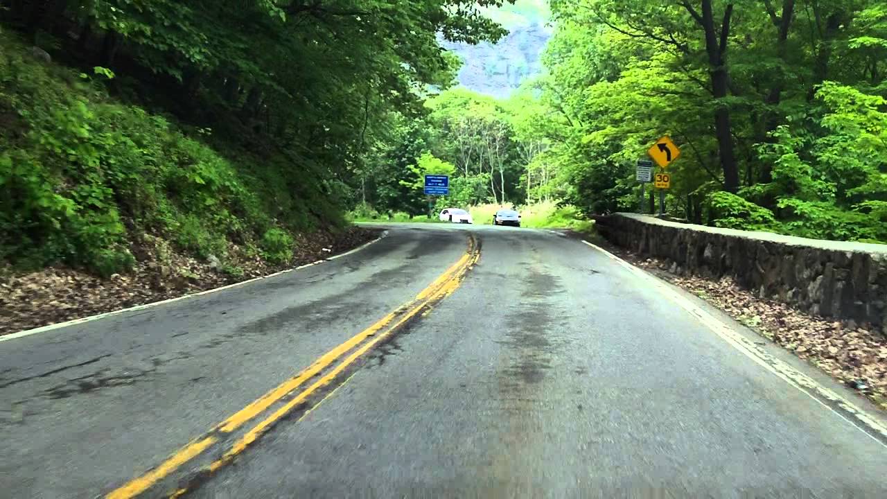 Storm King Highway (NY 218) northbound