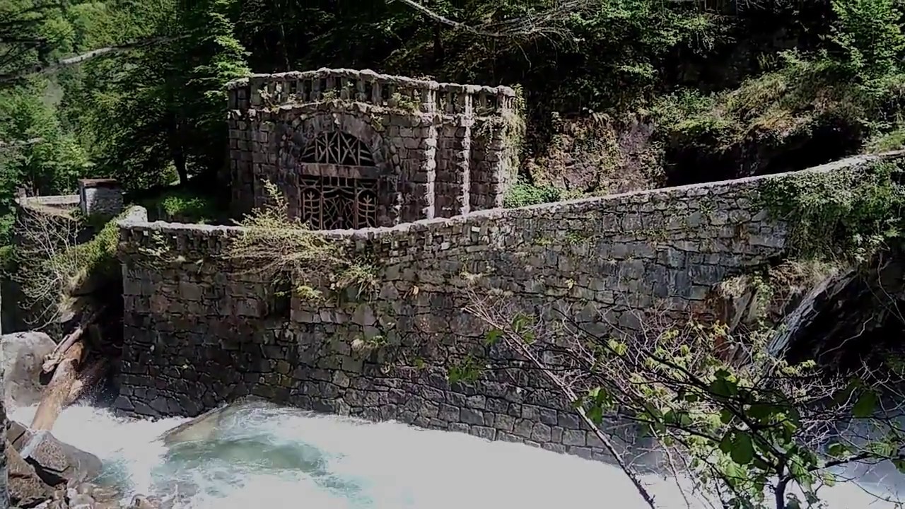 Anciens thermes de La Raill&egrave;re