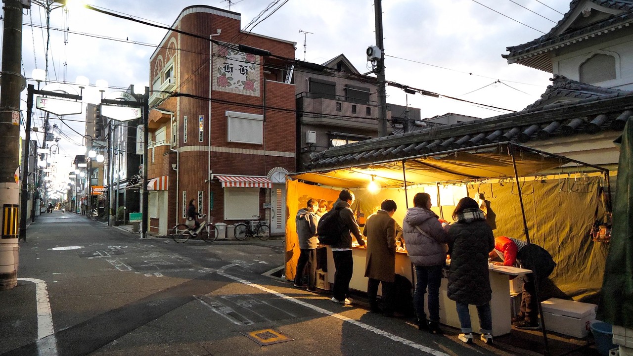 【臨時休業】１５０本が一瞬で消える。誰よりも働く８５歳スーパーおばあちゃんが営む串カツ屋さんが凄かった丨Japanese Street Food