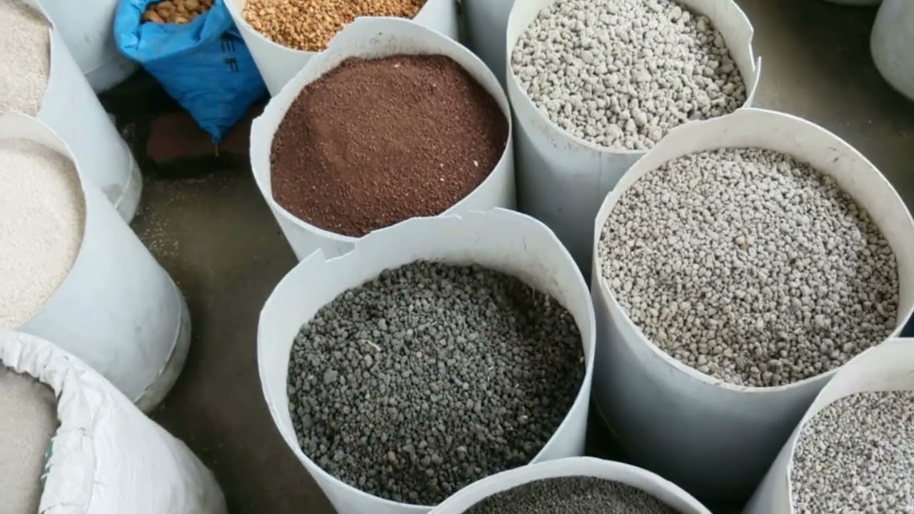 ASSORTED STONES AND POTS PARA SA GARDEN @passion at60