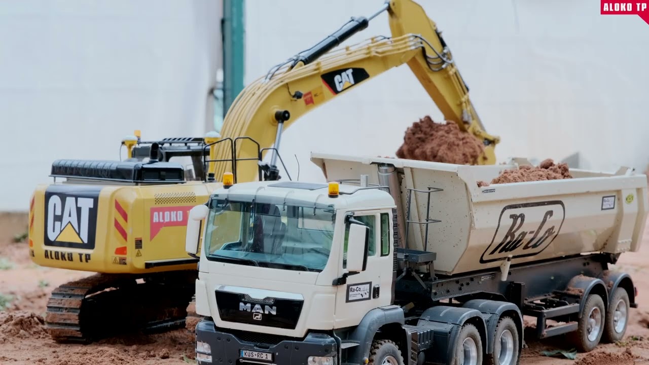 Construction World in Germany !  Amazing Ra-Co truck and CAT 330F hydraulic excavator live Action !