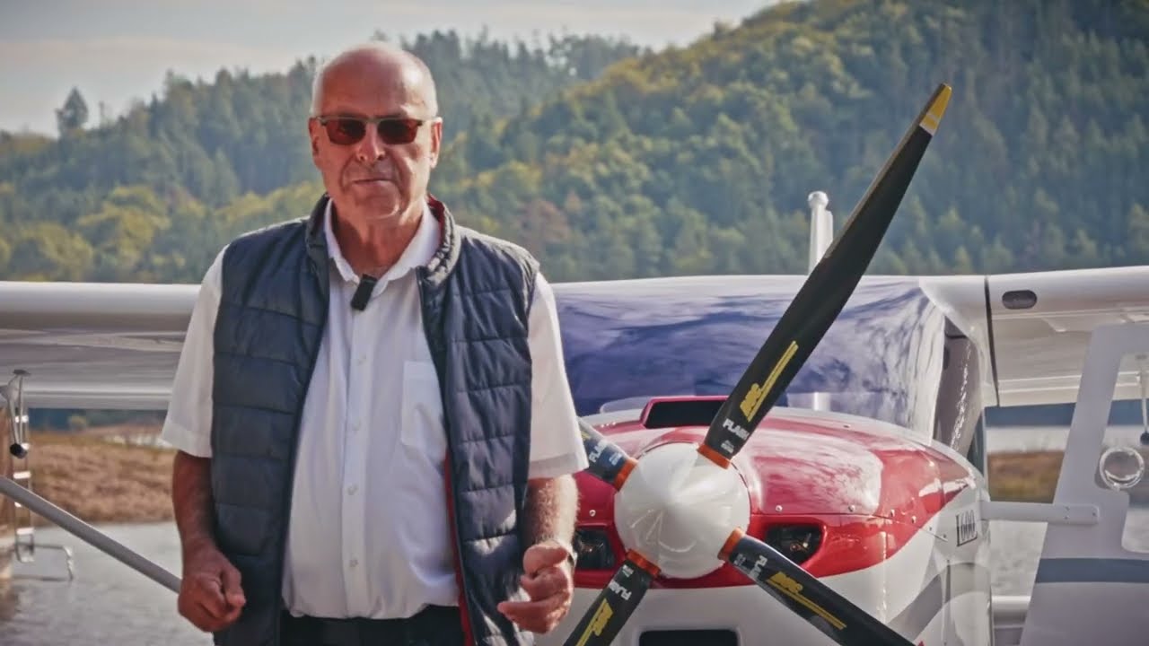 Legend 600/L600 aircraft with amphibious floats and Rotax 916 iS 2A turbo engine