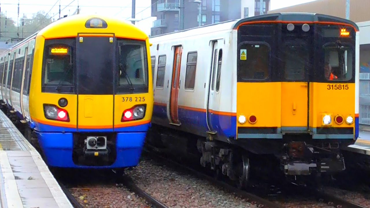 Trains at Hackney Wick - 27/10/20