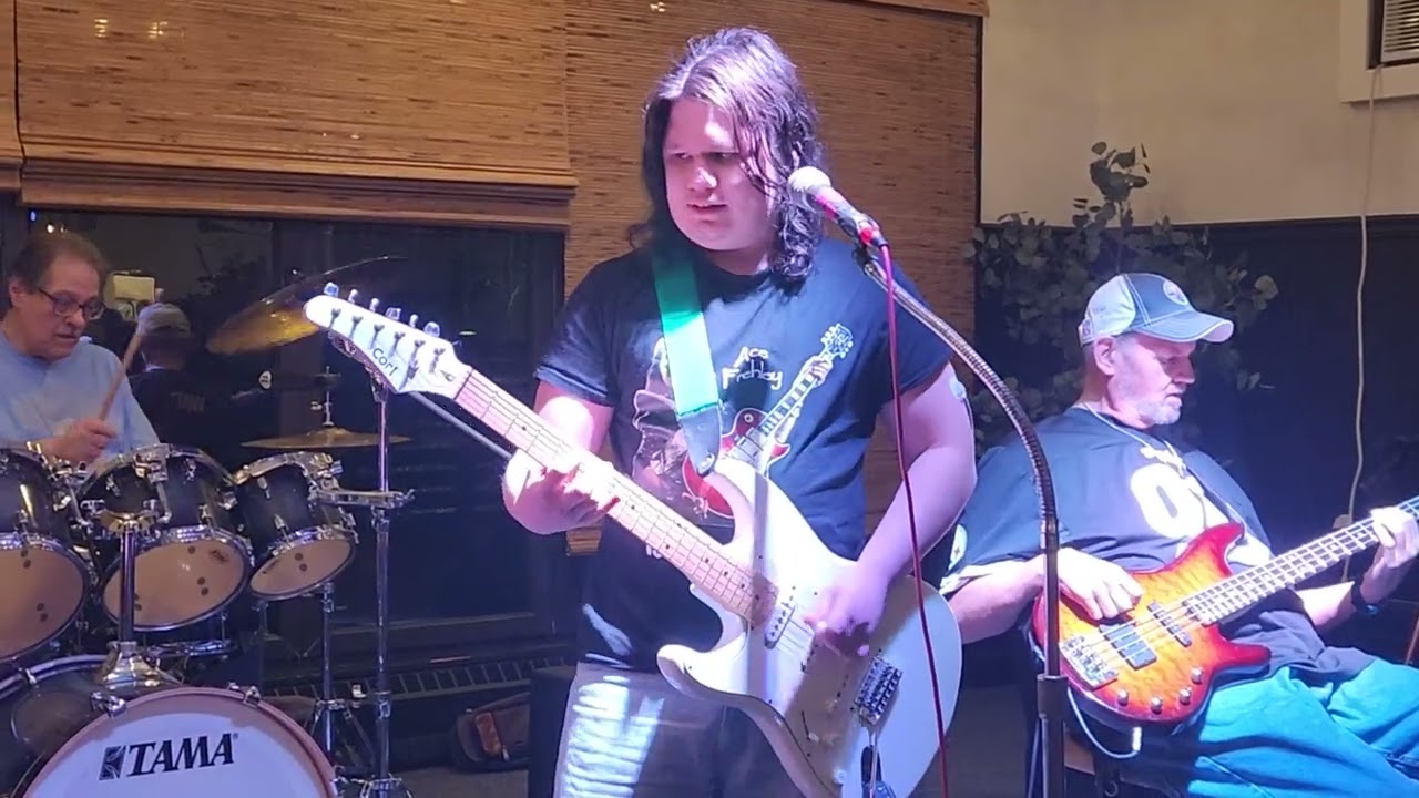 Tnt livin on and crazy train