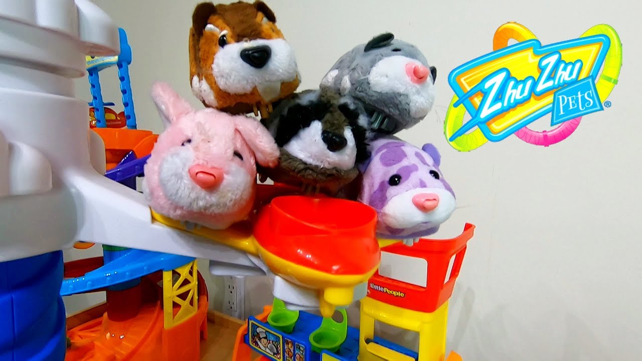 Zhu Zhu Pets at the Airport in Smart Wheel City! Flying ZHU ZHU Hamsters galore!