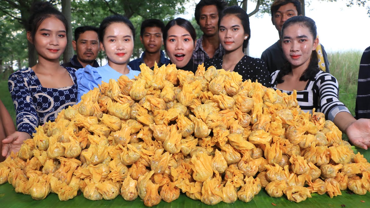 Amazing cooking and eating wonton crispy recipe in my big family - Wonton crispy recipe