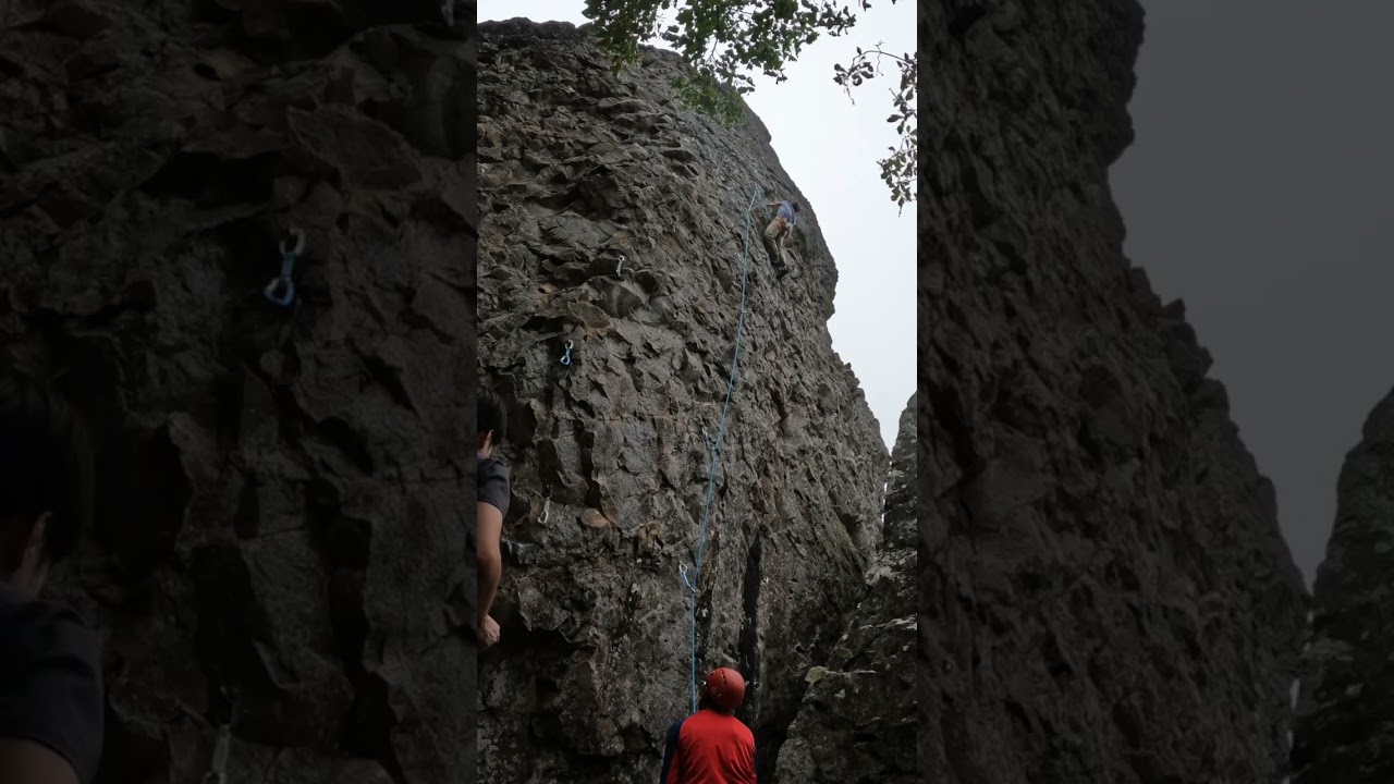 坊抱岩・ダークゾーン5.11d