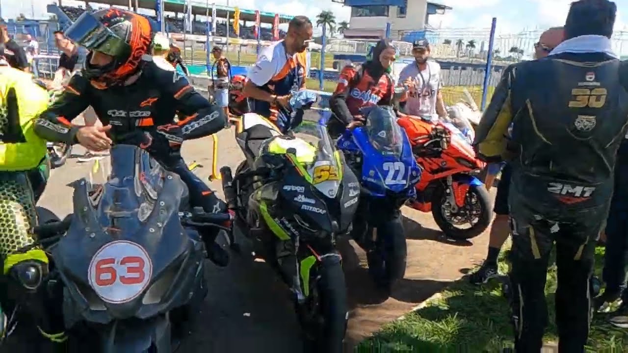 Triumph Street Twin 900cc  - Moto GP1000 - Goiânia