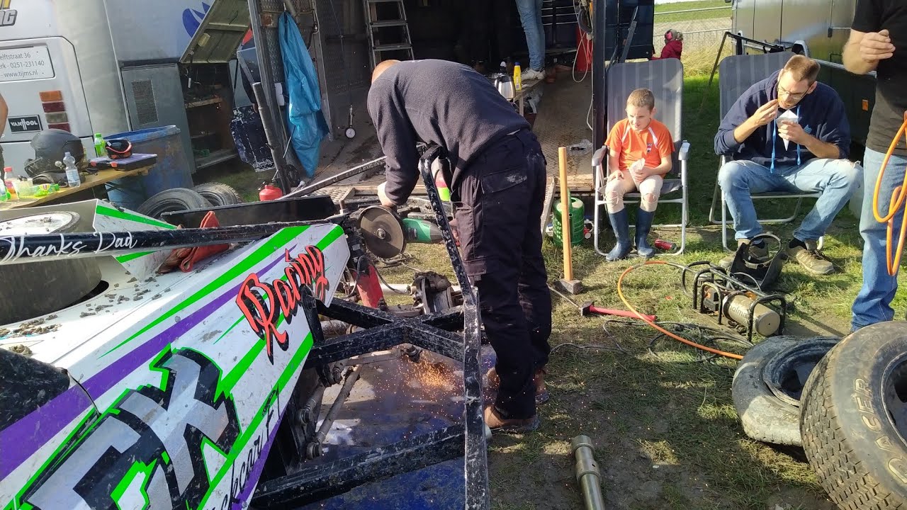 Pitwalk na finales ACON Rennerskwartier pitlane autocross NK Stockcar F1 Brisca RaRaRacing autosport