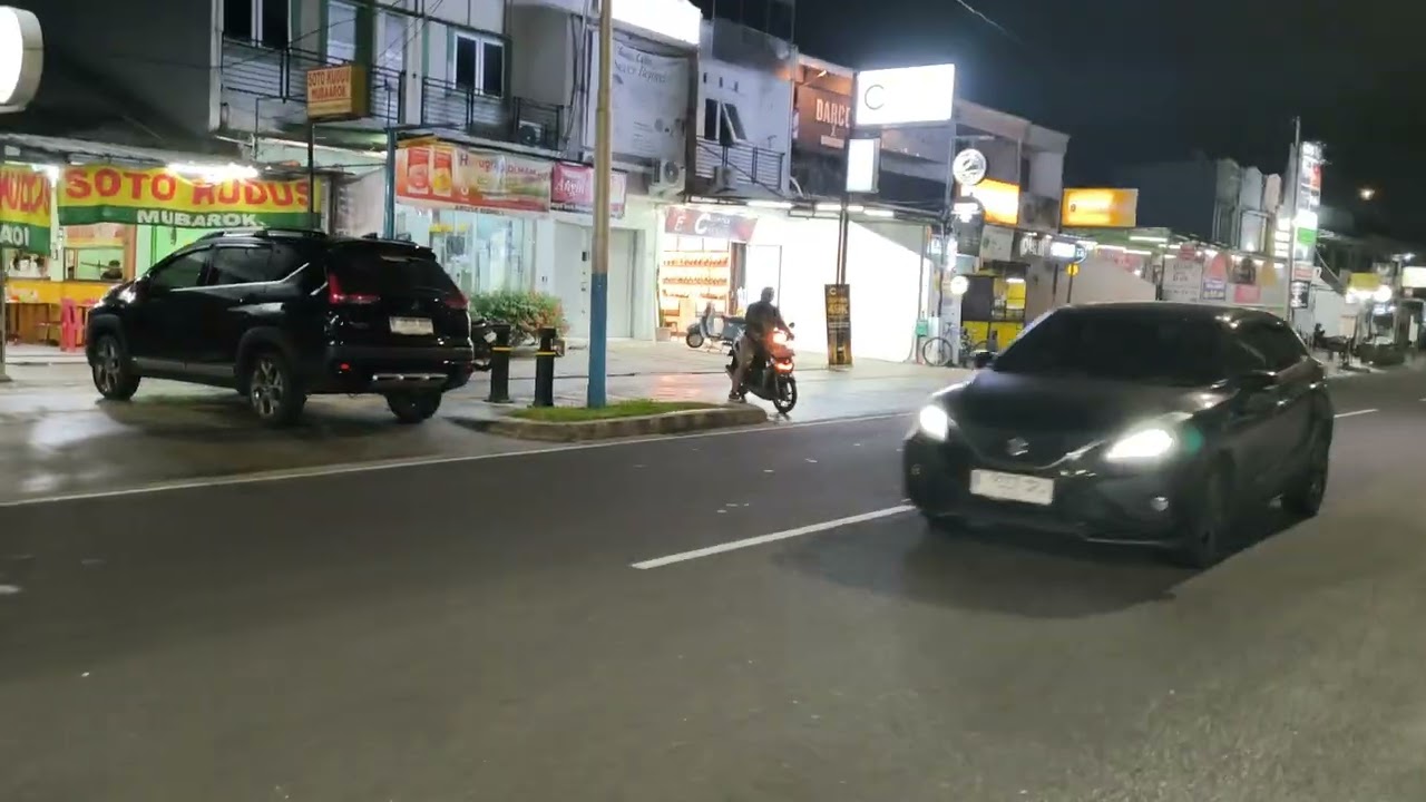 JL Pondok Kelapa Raya malam hari dekat rumah saya (masih suasana jam pulang kerja) 7 Januari 2026