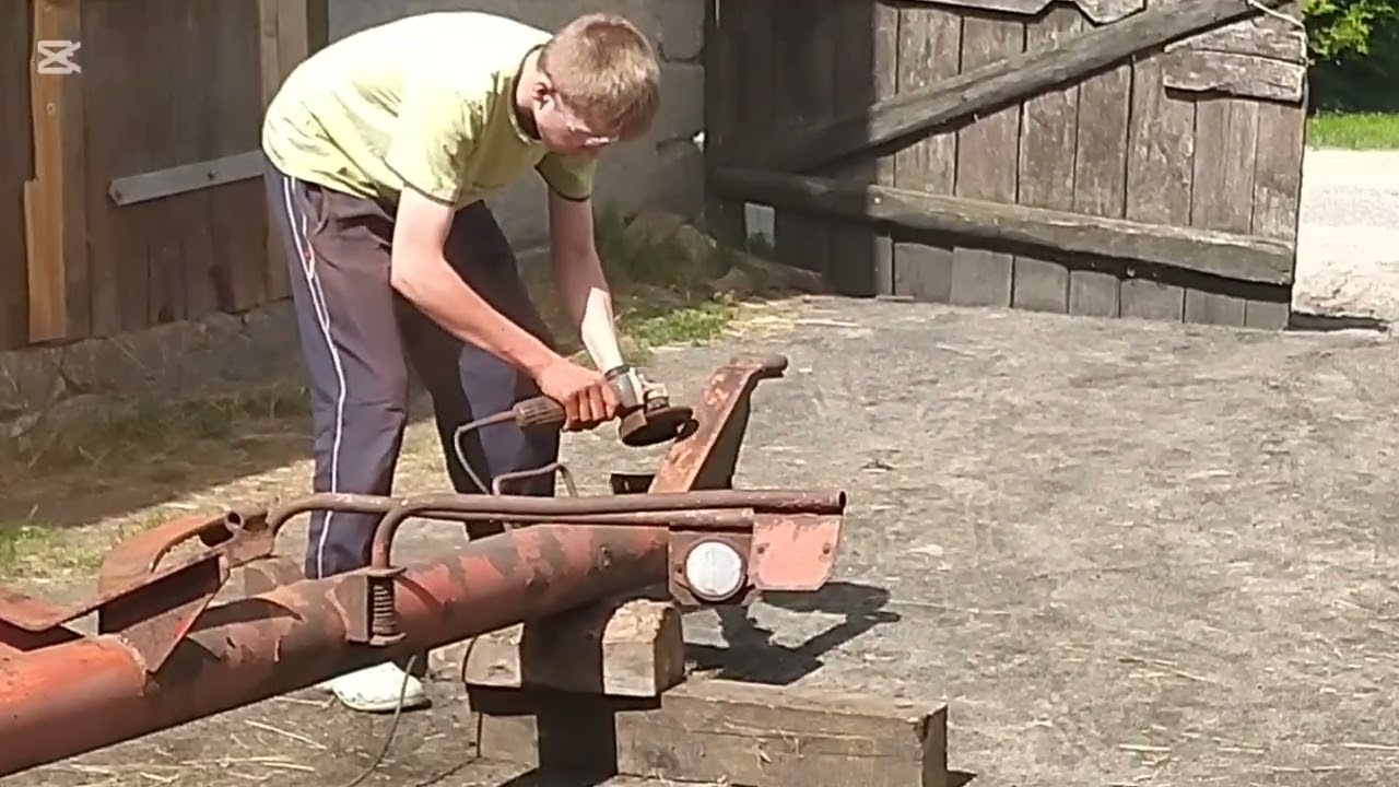 Zakup wózka do hederu wraz z regeneracją, malowaniem i modyfikacją konstrukcji.