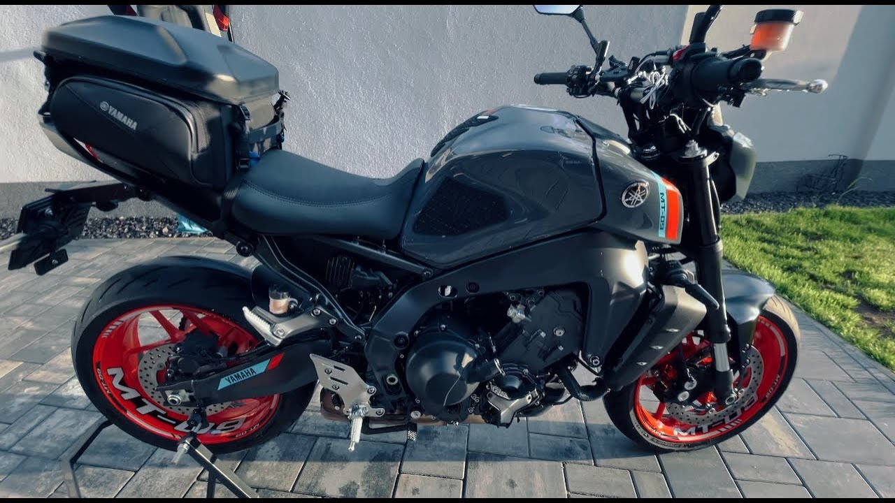 Yamaha MT 09 2021 Passenger seat bag from YAMAHA /Rear carrier / Stickers