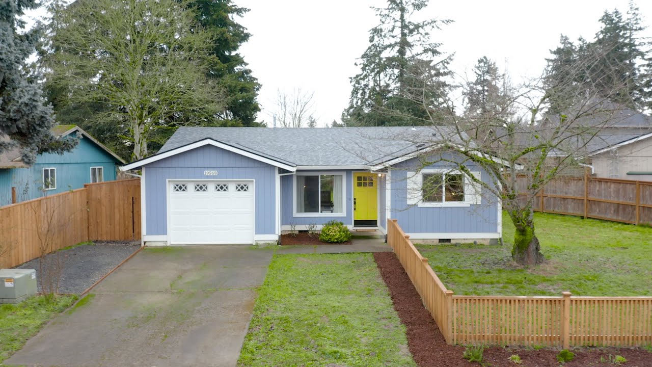 Aurora Real Estate (19568 Gooselake Dr NE)