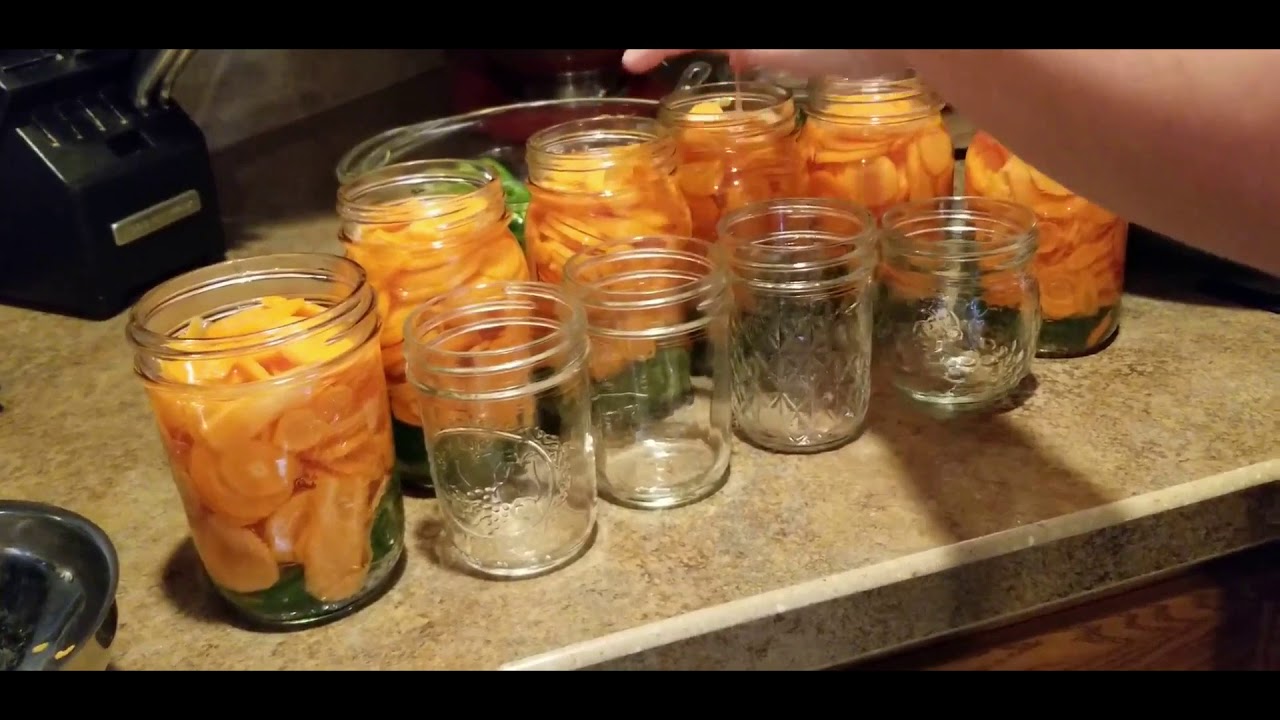 Canning Pickled Carrots and Jalapenos