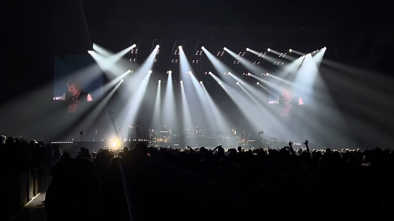 Golden Slumbers / Carry That Weight / The End - Paul McCartney / Live at Acrisure Arena, 29-09-2025