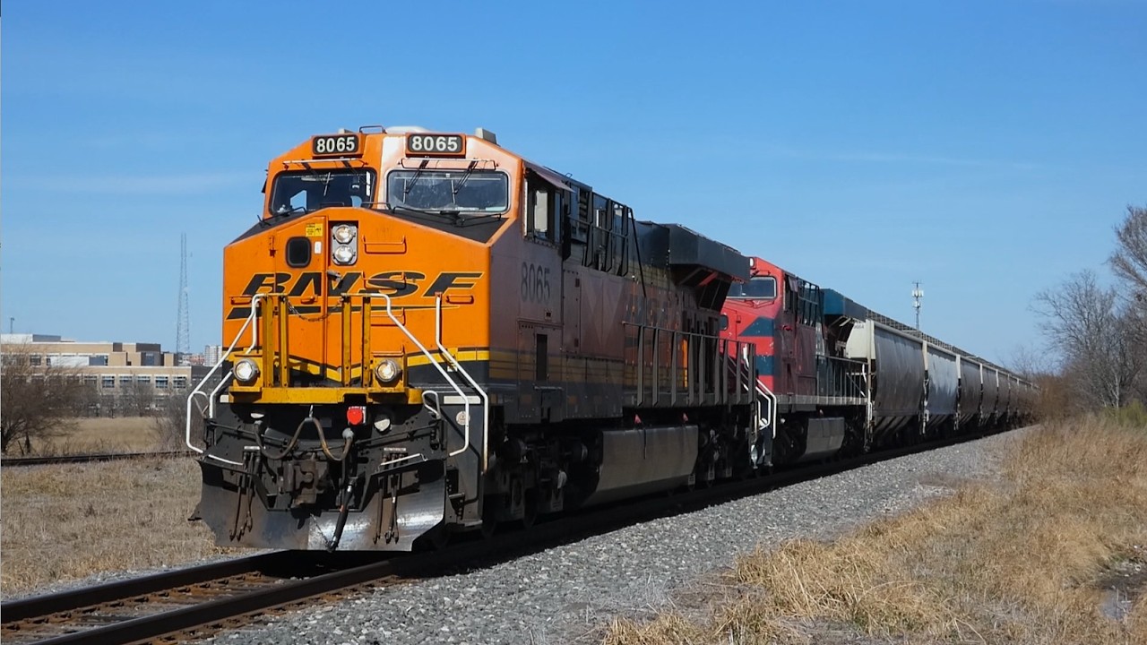 Chasing BNSF 8065 Leading Southbound Loaded Grain Train From San Marcos To New Braunfels, Texas!