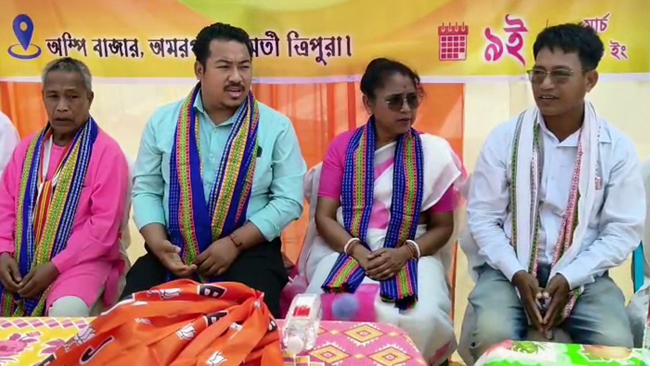 15 voters join BJP during a market gathering organized by the BJP 41-Ampi Mandal