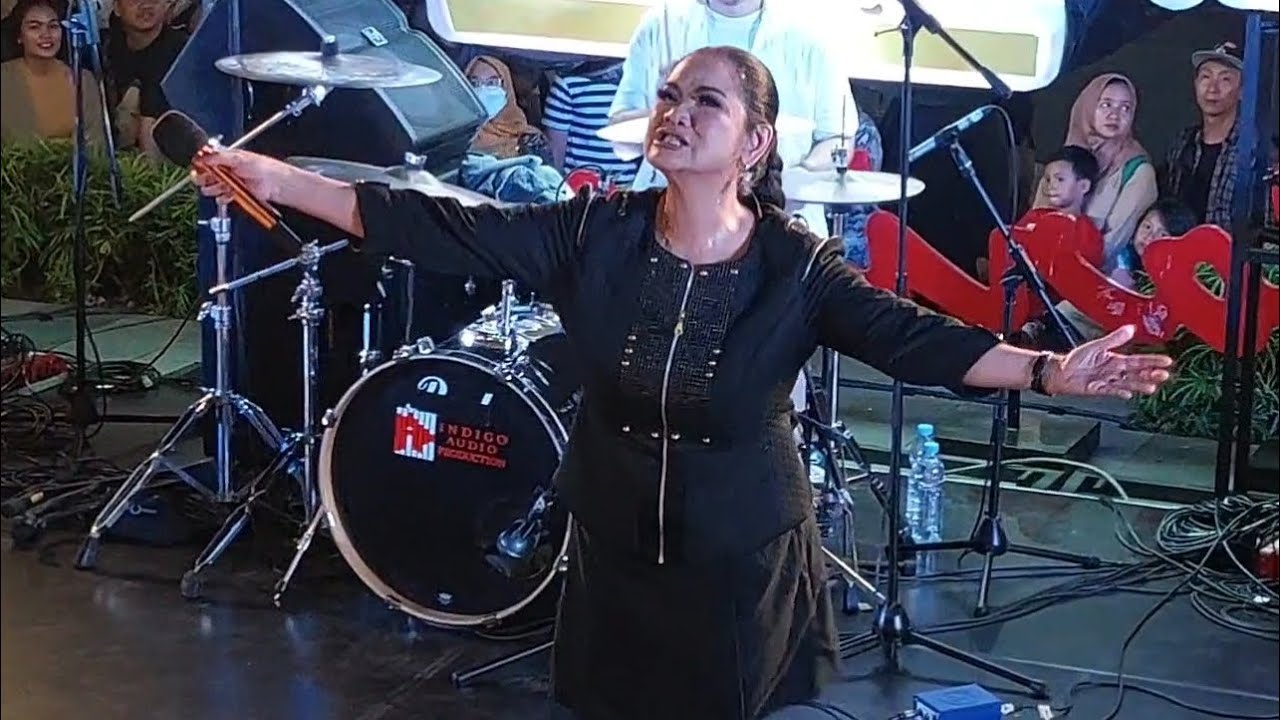 Vina Panduwinata - Surat Cinta , live at Java Jazz On The Move , Sarinah Thamrin 19 mei 2023