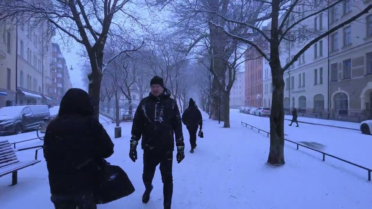 Snowfall in Södermalm, Stockholm | Walking in the Winter Snow #566