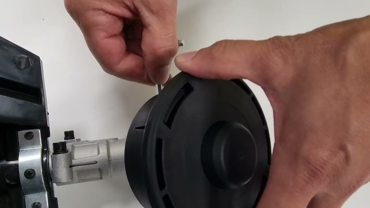 Cheetah 2 Stroke Multi-Tool - Attaching the bumphead to the Trimmer Attachment