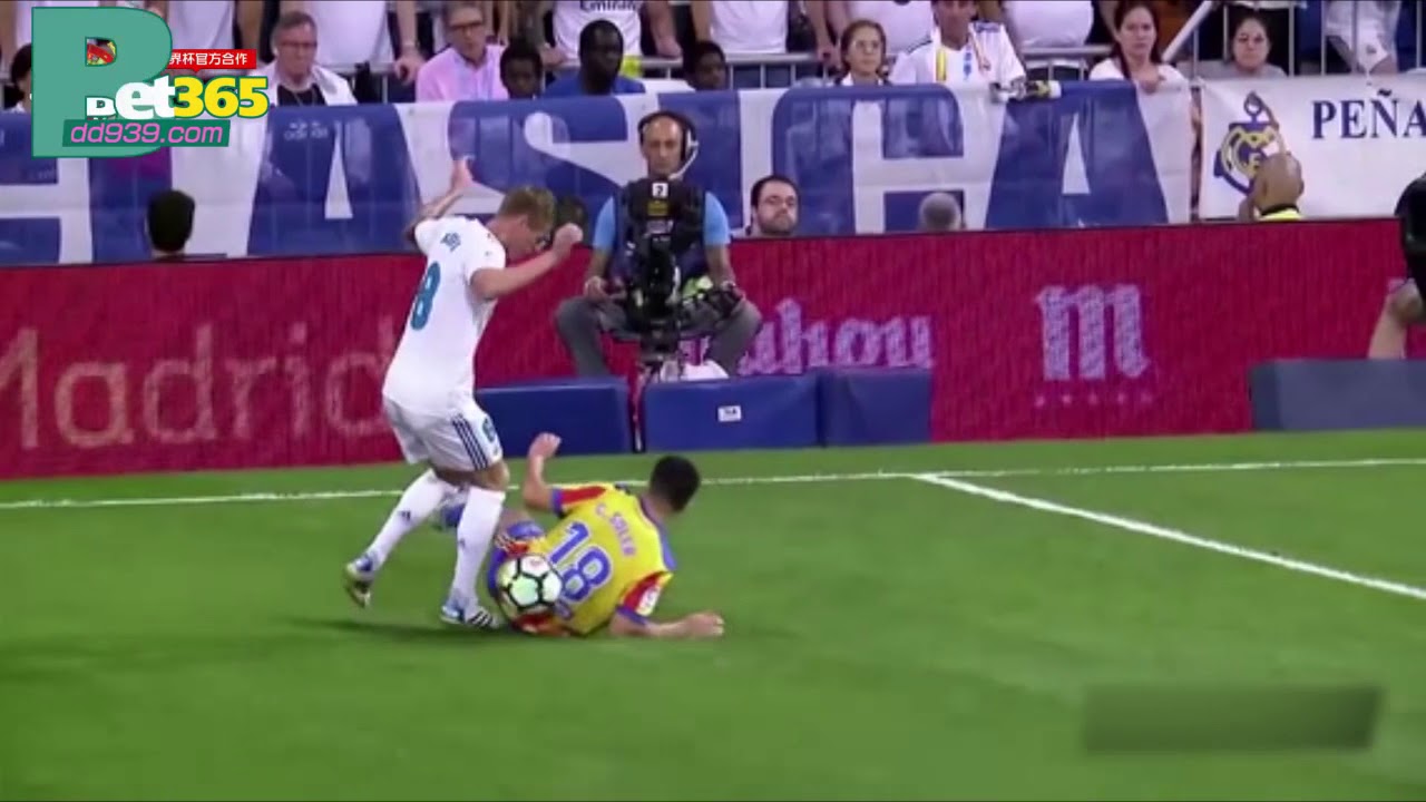 传球机器 中场节拍器托尼&middot;克罗斯Toni Kroos 2018   The Perfect Midfielder   Skills, Goals, Passes