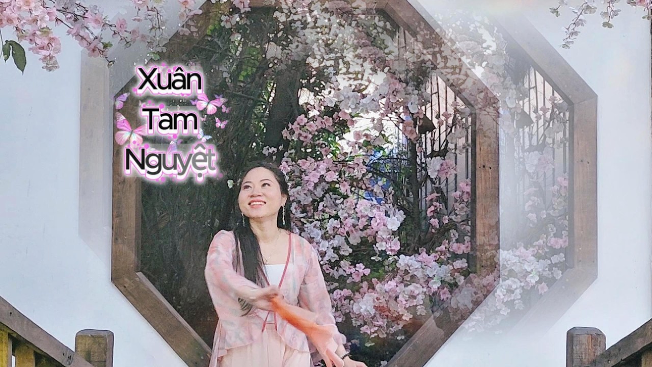 Xuân Tam Nguyệt múa khăn