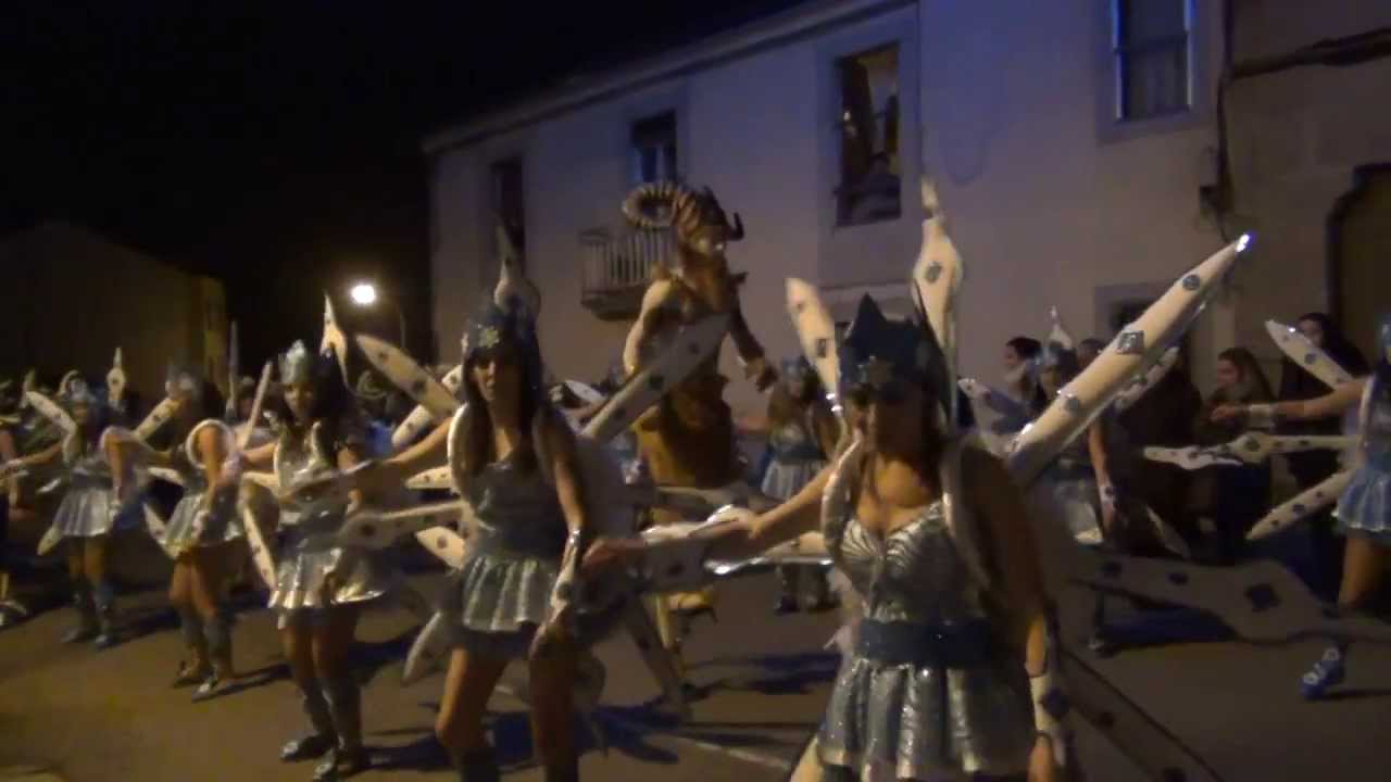 DESFILE DE COMPARSAS EN TOMI&Ntilde;O EN LA NOCHE DEL VIERNES 28 DE FEBRERO 2014