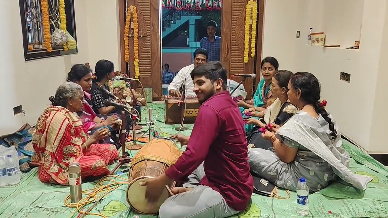 టేకి వీరబాబు గారి శిష్య బృందం...శివతాండవం వాయిద్యం