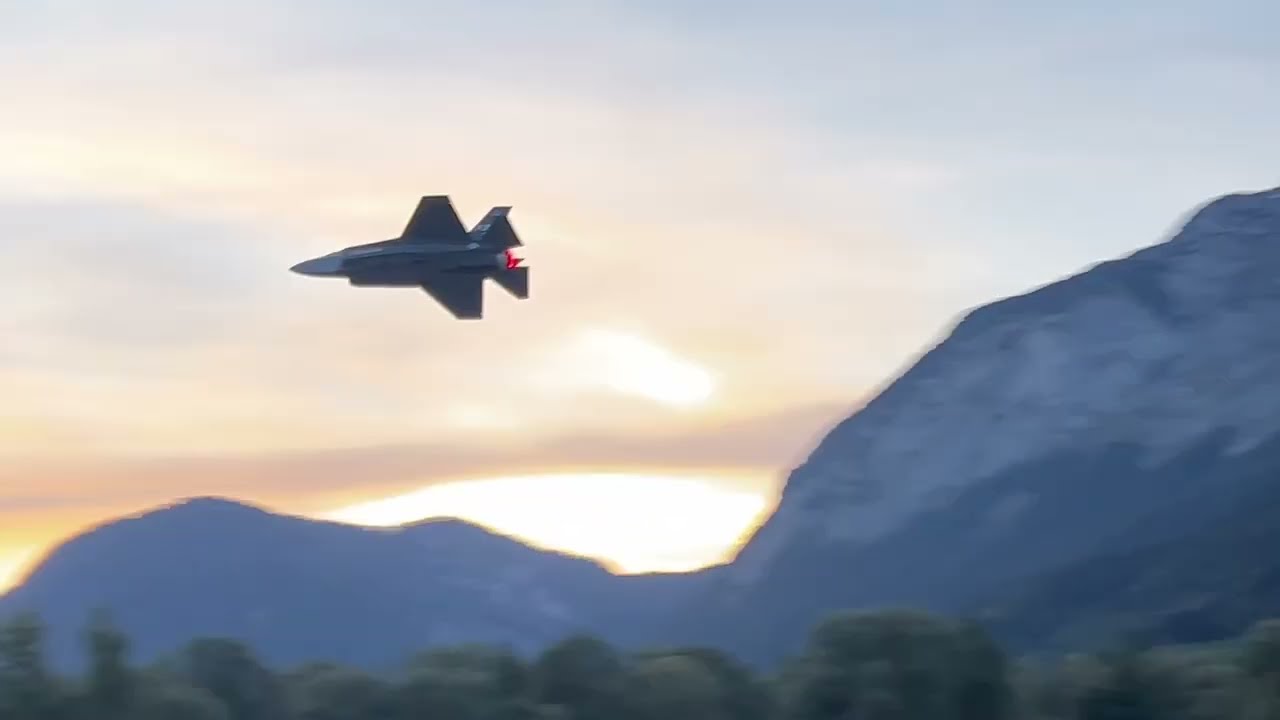 Nitro Days Niederöblarn 2022, X-35 geflogen von Stefan Huss und eine Avanti S