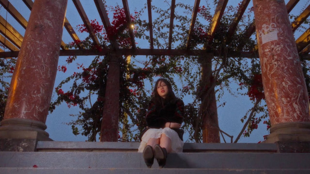 Lucia Lay - dead 2 me (Lyric Video)