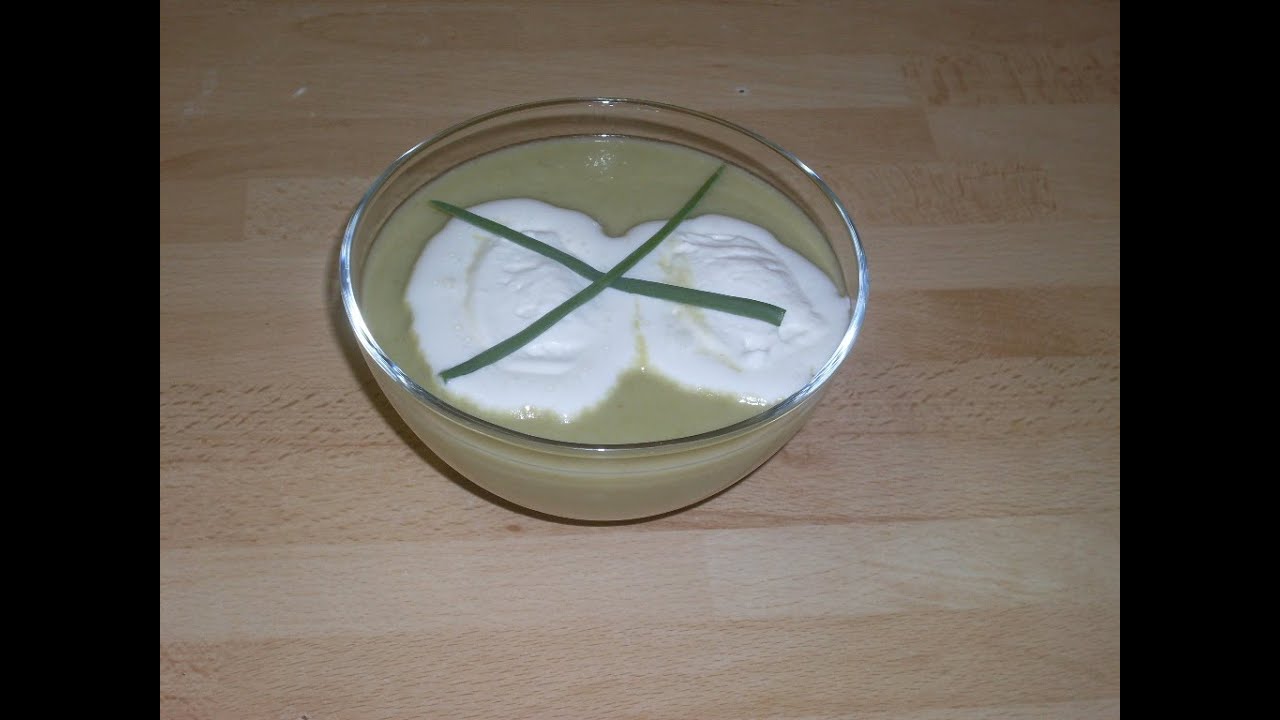 Velouté à la pommes de terre, laitue et oseilles
