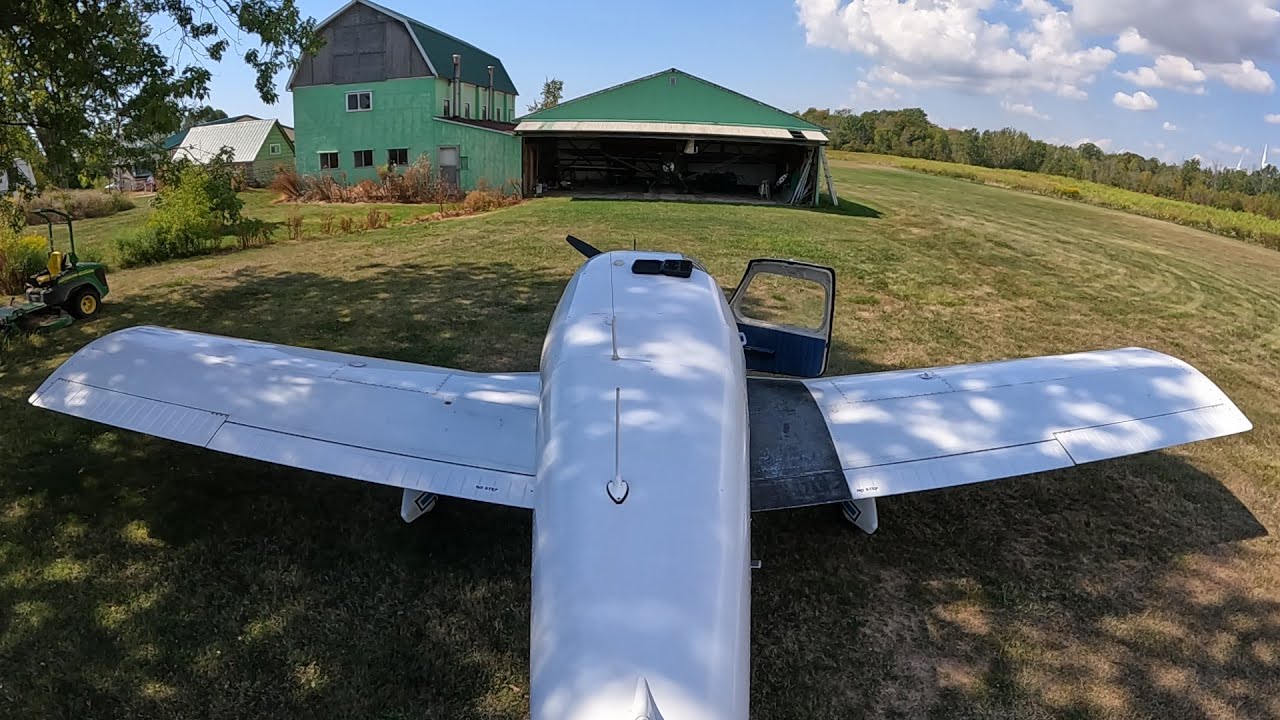Landing on the 2000' X 30' Selkirk Grass Airstrip Near Port Dover Ontario Canada