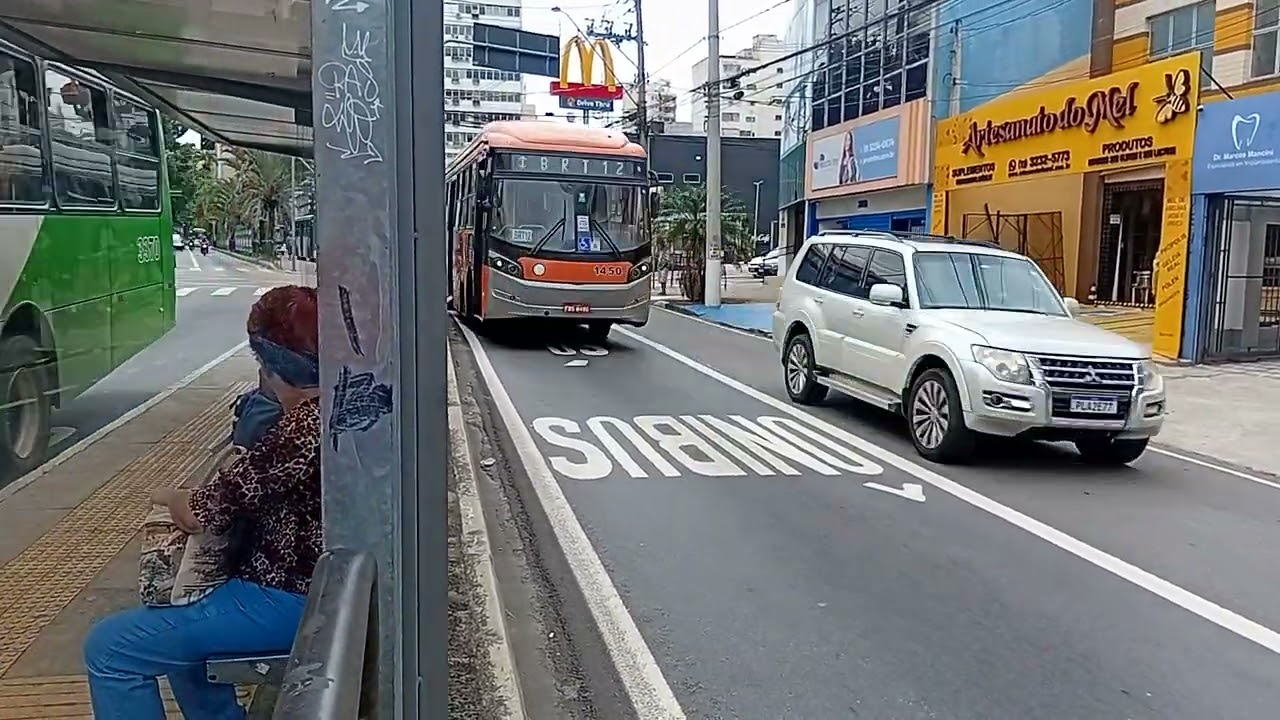MOVIMENTAÇÃO DE ÔNIBUS NA AVENIDA ANCHIETA 