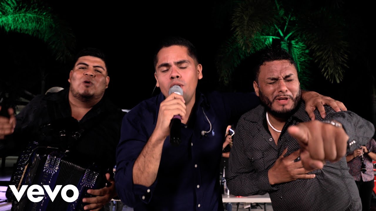 Banda Imperio De Colima - Popurrí Arrollador (En Vivo)