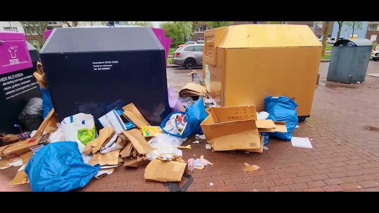 Opnieuw sprake van enorme dumping van troep op winkelcentrum Vinkhuizen