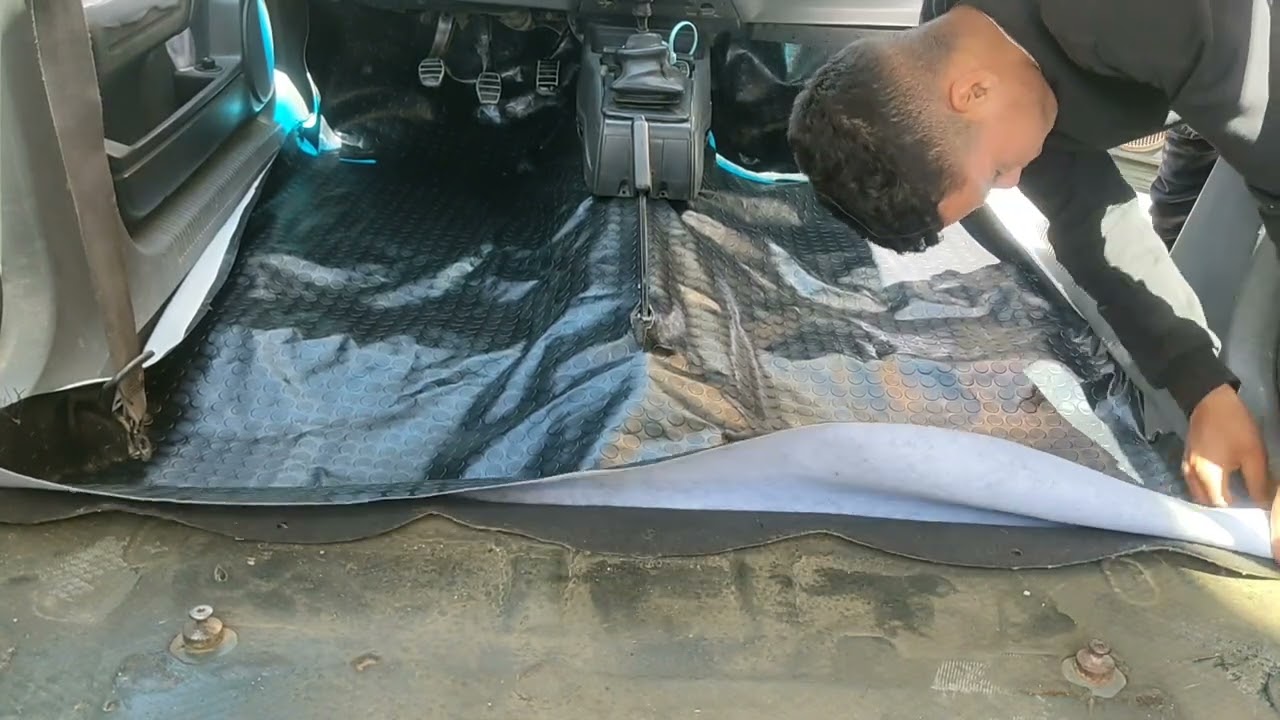 طريقة تغليف أرضية السيارات بغلاف بلاستيكي رائع يحافظ على أرضية سيارتك وبدون كولا😱😱 تنجيد مقاعد سيارة