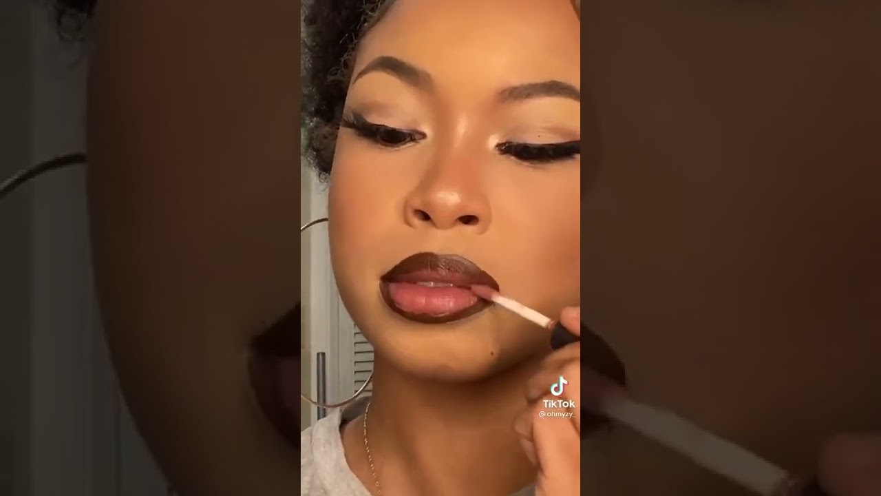 Maquiagem em pele morena | Contorno da bocam | Makeup