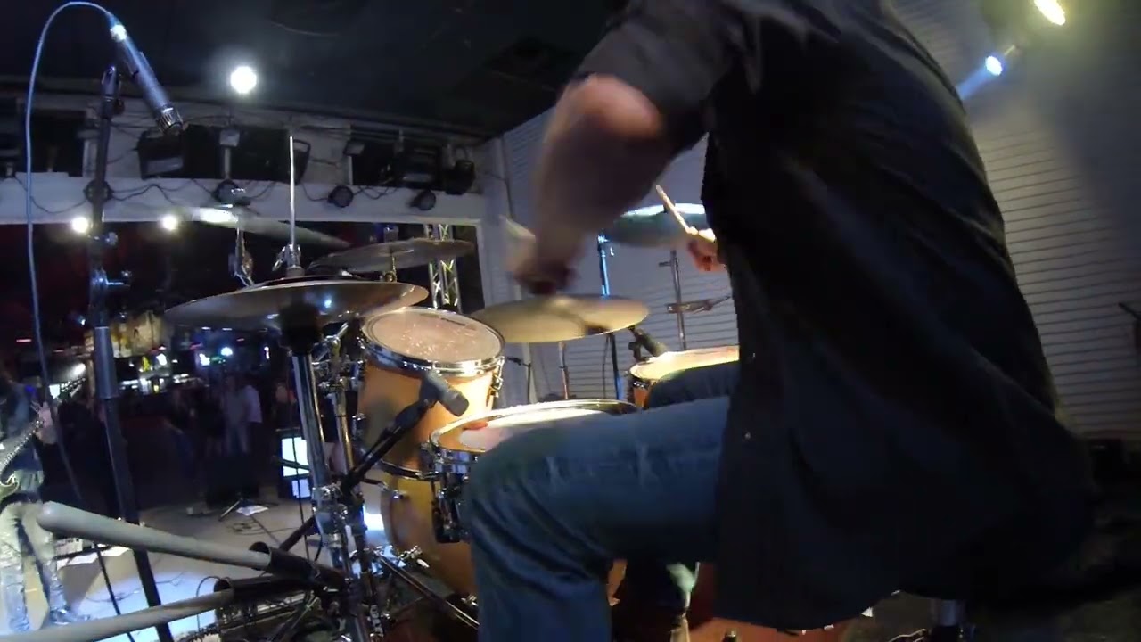 Man in the box (Alice in Chains) cover by Rocket Queen LTX
