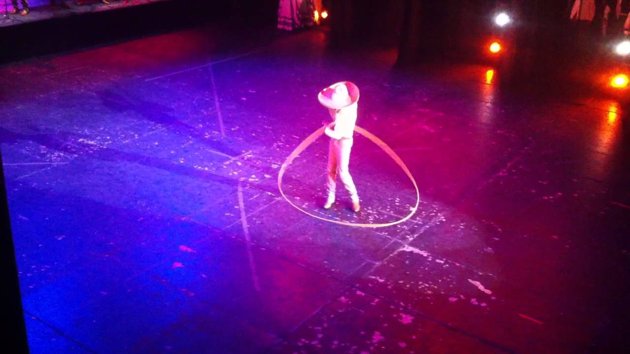 Jorge Rivera exhibición de floreo de soga
